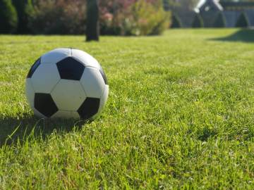 扎卡精准助攻恩多耶破门，瑞士队首开纪录｜必一体育首页（配图示意）